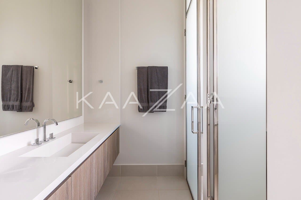 Projeto moderno, arrojado e com muita qualidade nos materiais. Casa na Quinta da Baroneza. - Foto 58