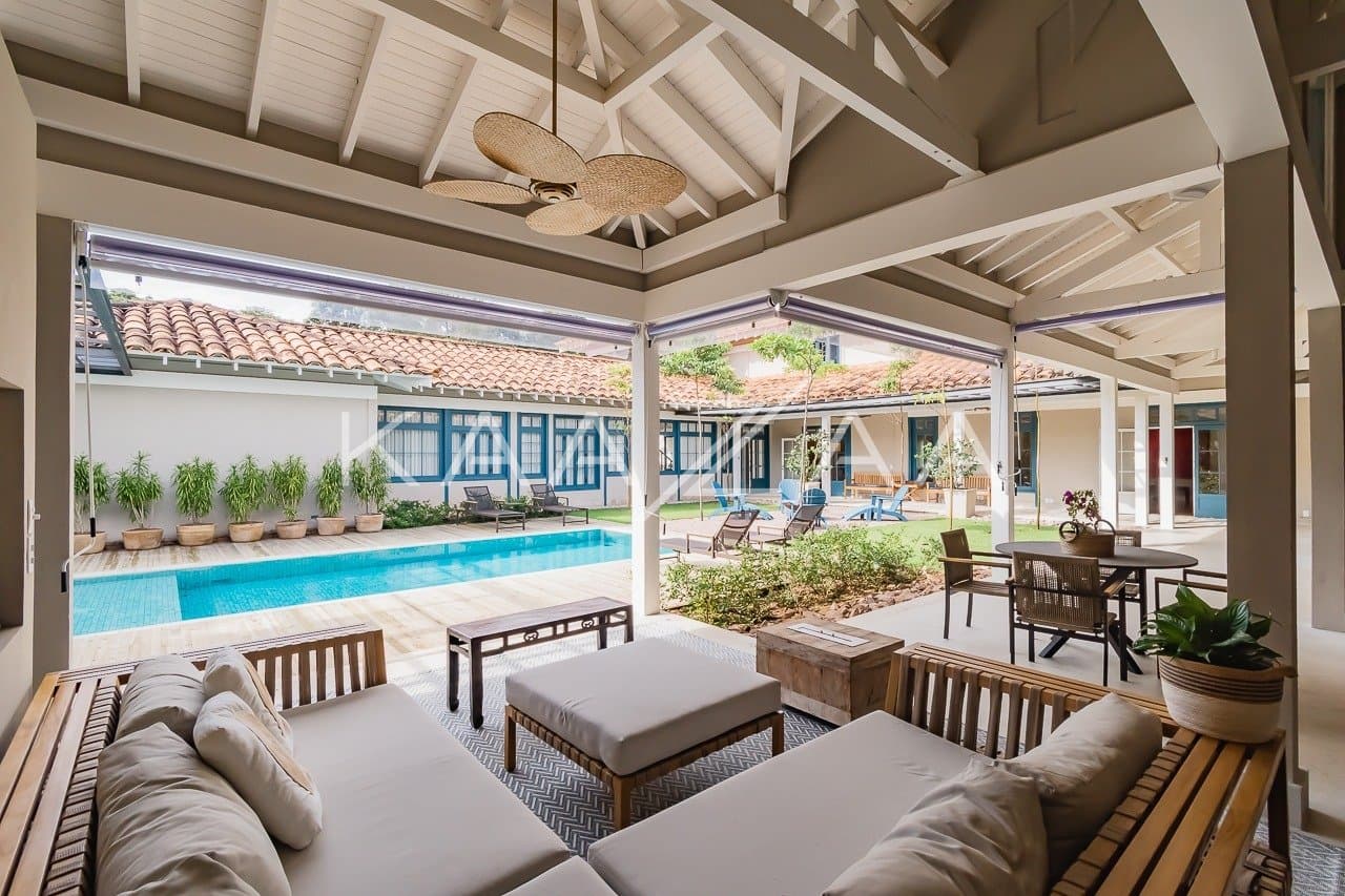 Linda paisagem e ares coloniais são o charme desta casa no condomínio Quinta da Baroneza. - Foto 7