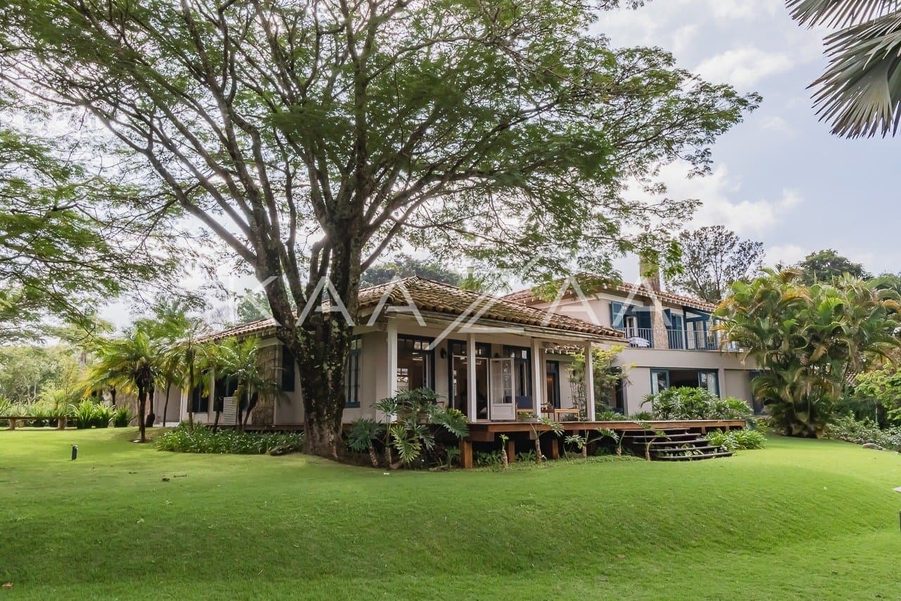 Linda paisagem e ares coloniais são o charme desta casa no condomínio Quinta da Baroneza. - Foto 16