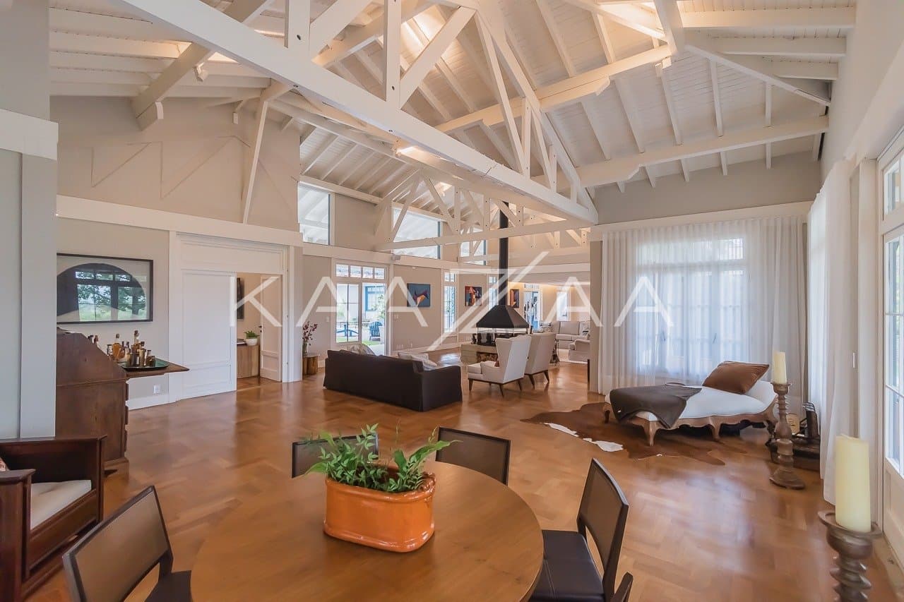 Linda paisagem e ares coloniais são o charme desta casa no condomínio Quinta da Baroneza. - Foto 22