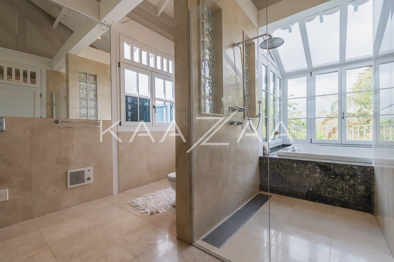 Linda paisagem e ares coloniais são o charme desta casa no condomínio Quinta da Baroneza. - Foto 43