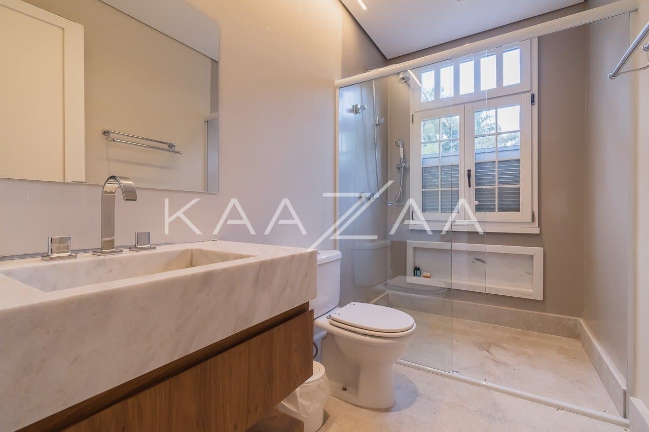 Linda paisagem e ares coloniais são o charme desta casa no condomínio Quinta da Baroneza. - Foto 46