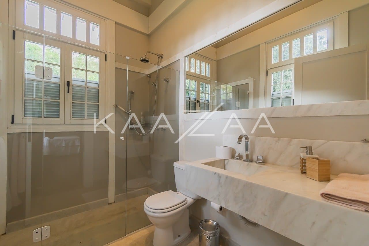 Linda paisagem e ares coloniais são o charme desta casa no condomínio Quinta da Baroneza. - Foto 52