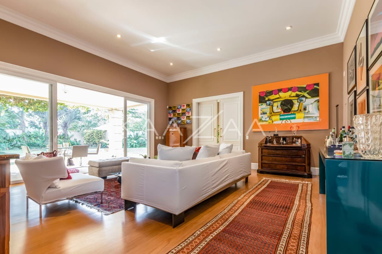 A mistura entre o clássico e o moderno tomam conta dos espaços. Casa deliciosa em rua sem saída, na Cidade Jardim. - Foto 11