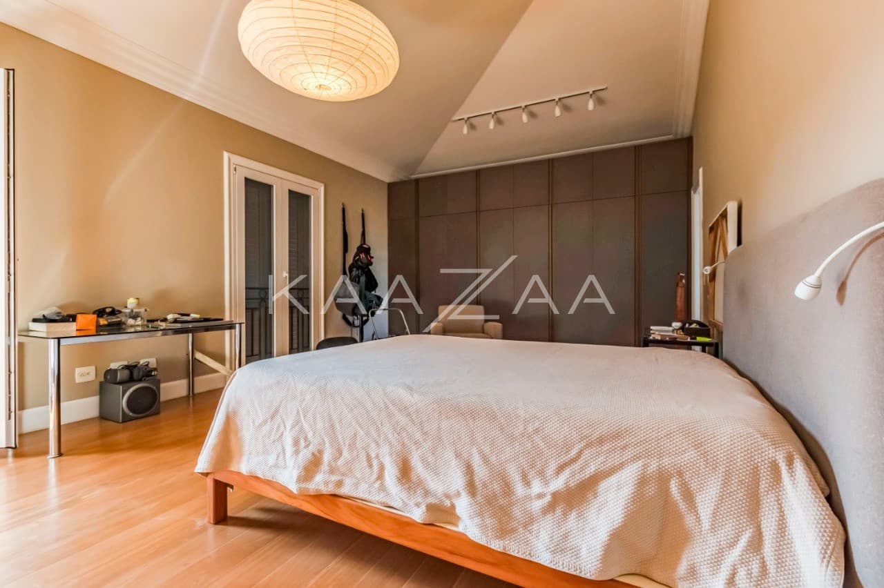 A mistura entre o clássico e o moderno tomam conta dos espaços. Casa deliciosa em rua sem saída, na Cidade Jardim. - Foto 31