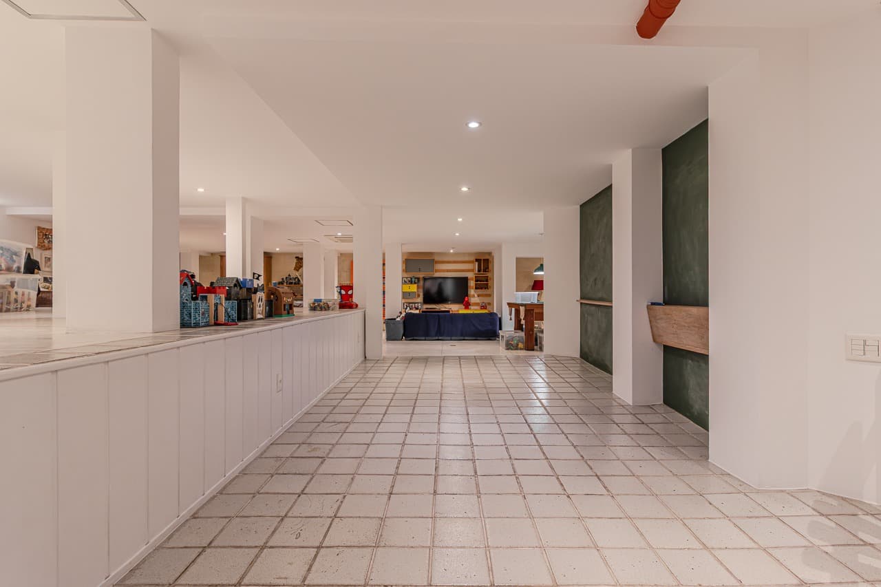 Bela e verdejante. Uma casa que faz sonhar no Jardim Guedala. - Foto 25