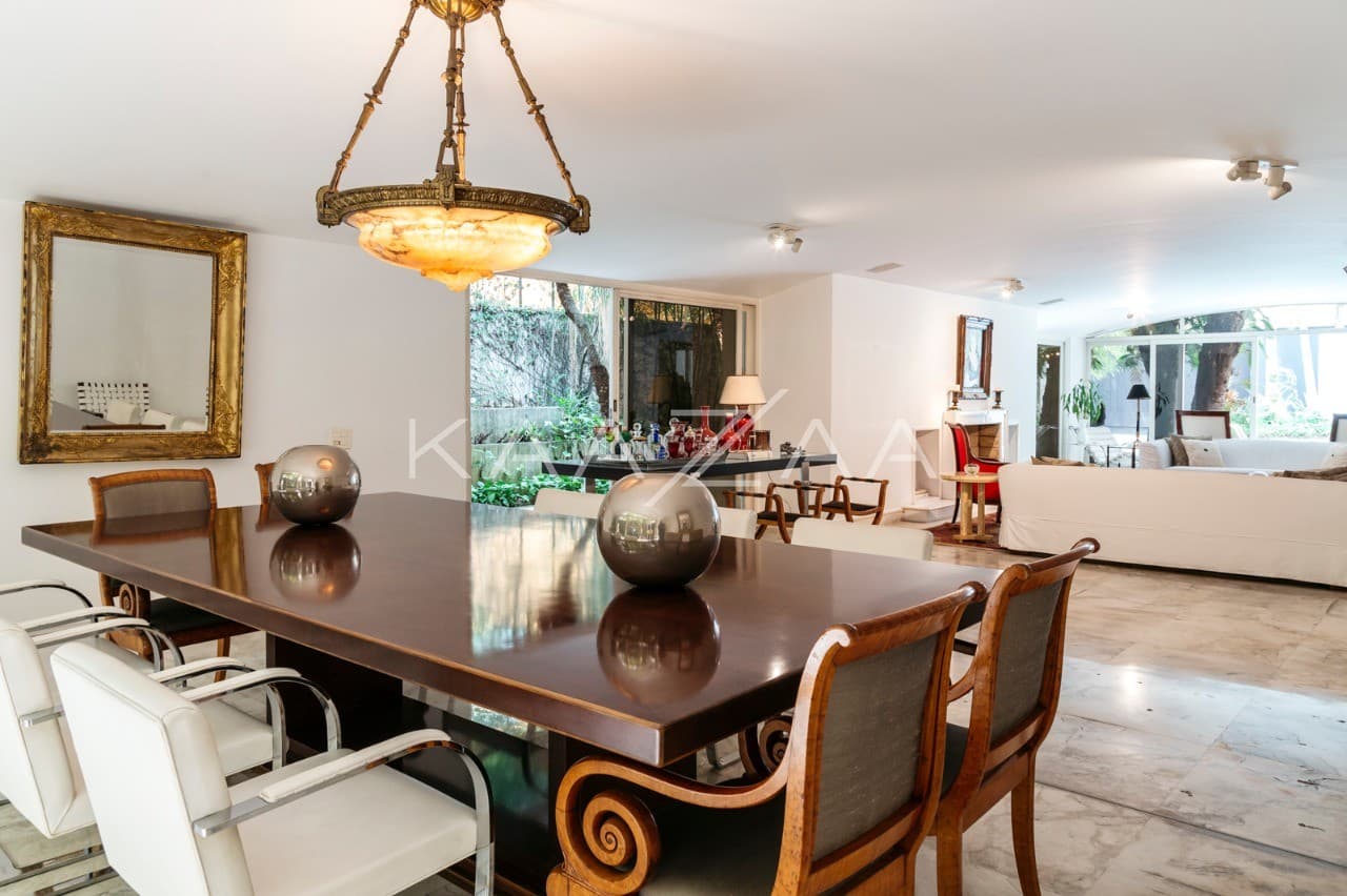 Em rua tranquila no Jardim Europa, esta bela casa com piscina é perfeita para relaxar. - Foto 6