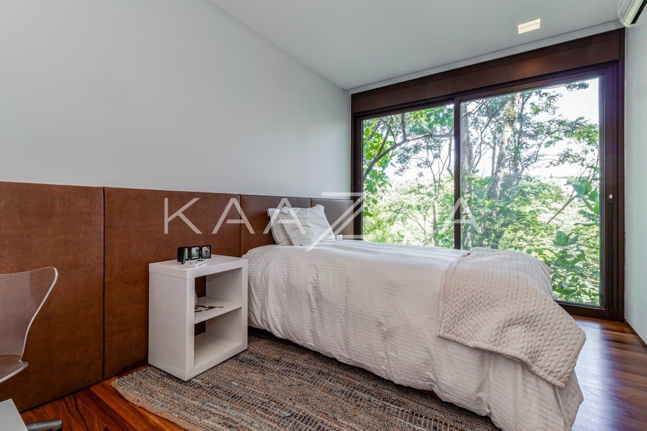 Na mata, no declive: vista e arquitetura extraordinárias na Cidade Jardim - Foto 37