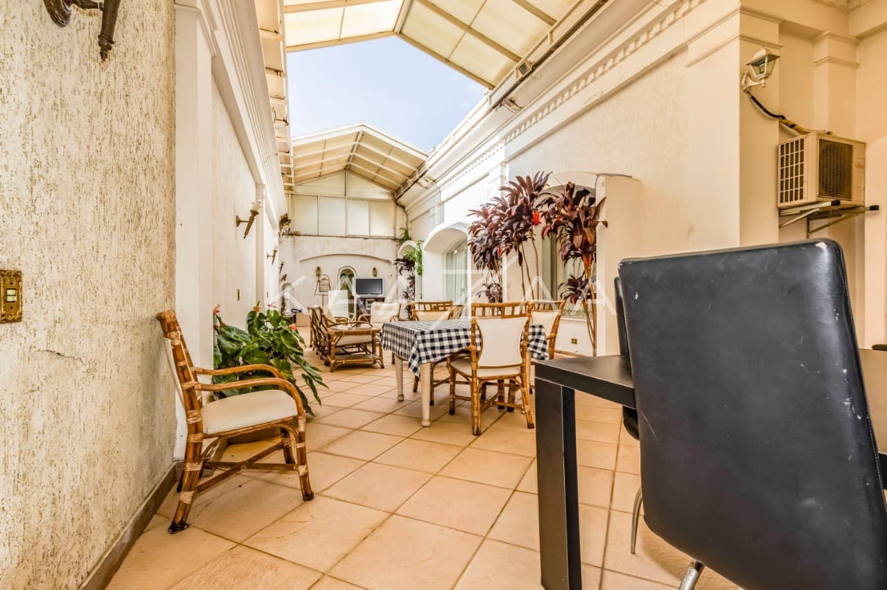 Amplitude e estilo em ambientes interessantes. Esta casa única fica em região privilegiada do Jardim Paulista. - Foto 5