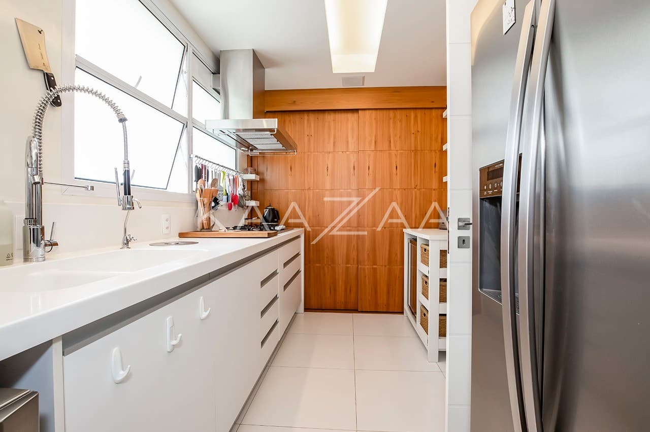 Recém reformado, este apartamento todo mobiliado fica acerta em cheio o coração do Itaim. - Foto 21