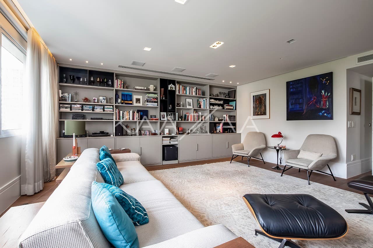 Recém reformado, este apartamento todo mobiliado fica acerta em cheio o coração do Itaim. - Foto 3