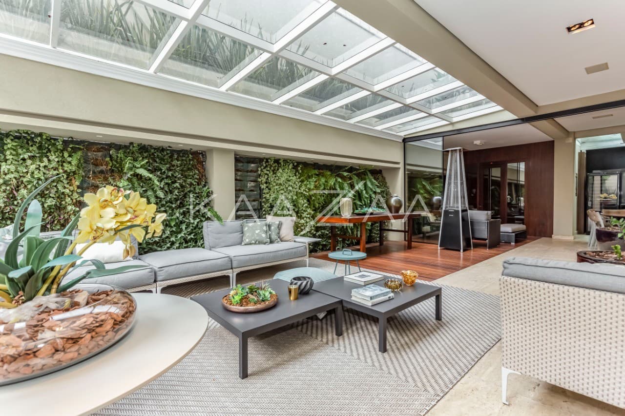 Arquitetura clássica, acabamentos modernos, lazer e descanso. Casa em frente ao Ibirapuera, no Jardim Luzitânia. - Foto 1