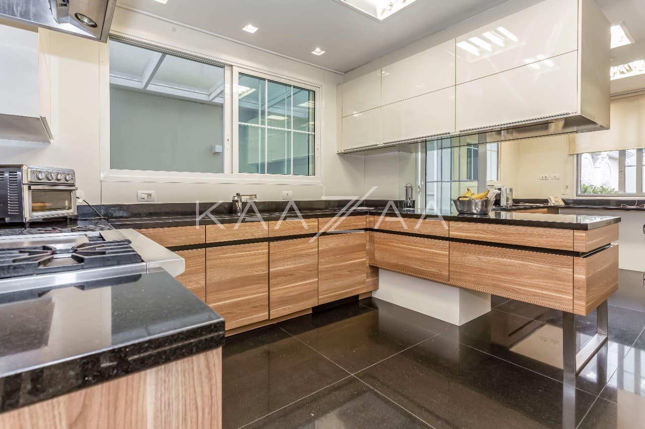 Arquitetura clássica, acabamentos modernos, lazer e descanso. Casa em frente ao Ibirapuera, no Jardim Luzitânia. - Foto 13