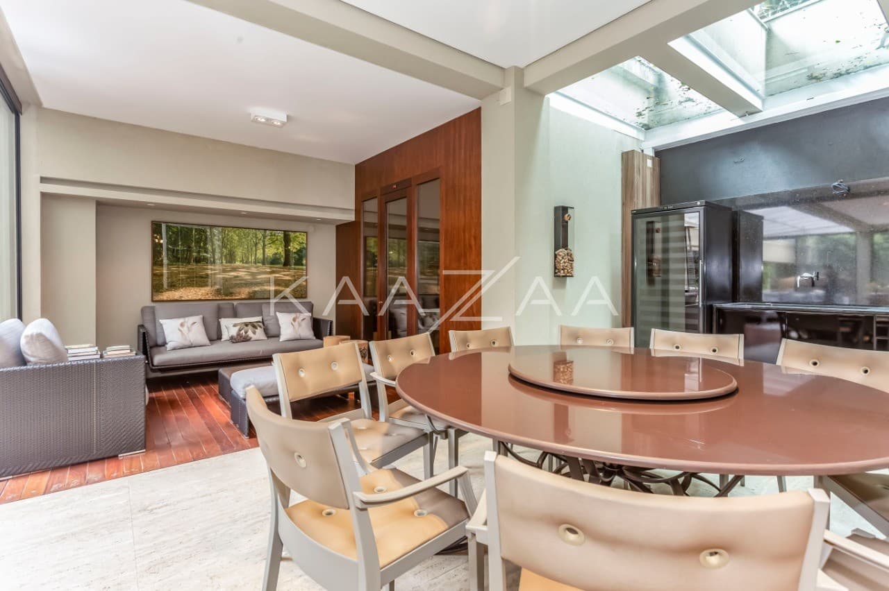 Arquitetura clássica, acabamentos modernos, lazer e descanso. Casa em frente ao Ibirapuera, no Jardim Luzitânia. - Foto 3