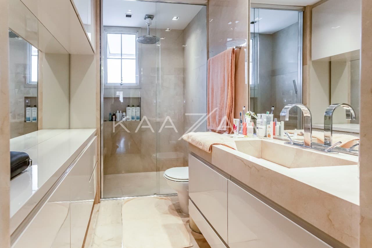 Arquitetura clássica, acabamentos modernos, lazer e descanso. Casa em frente ao Ibirapuera, no Jardim Luzitânia. - Foto 17