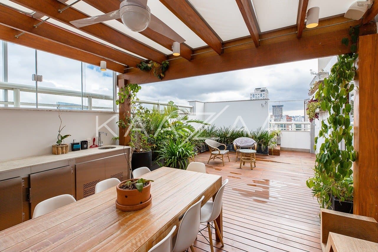 Ambientes descolados e com muito bom gosto são resultado da reforma recente. Cobertura no embalo do Itaim Bibi. - Foto 4