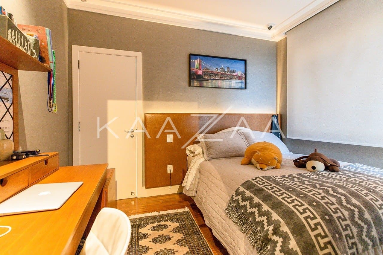 Ambientes descolados e com muito bom gosto são resultado da reforma recente. Cobertura no embalo do Itaim Bibi. - Foto 20