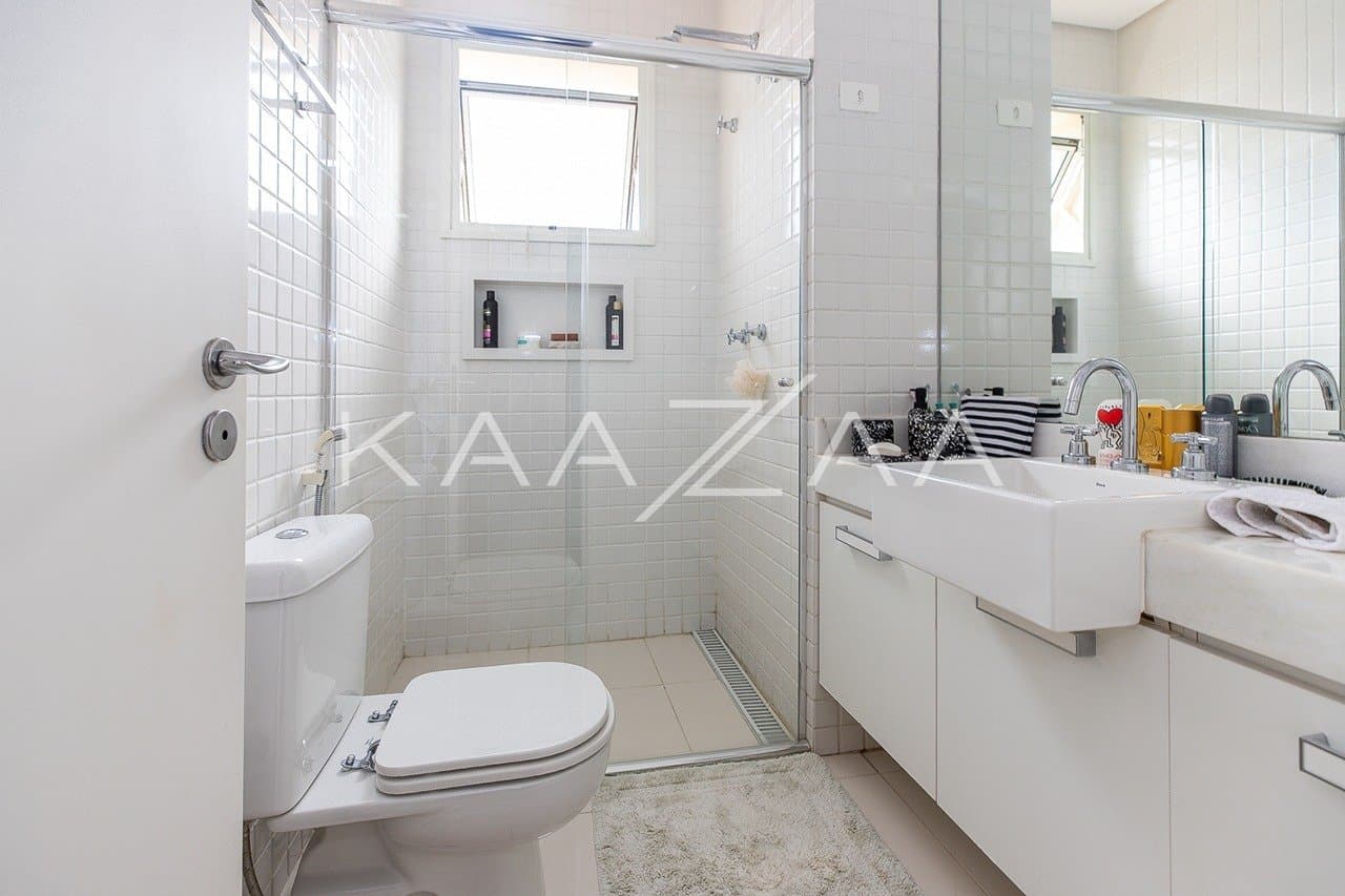 Ambientes descolados e com muito bom gosto são resultado da reforma recente. Cobertura no embalo do Itaim Bibi. - Foto 21