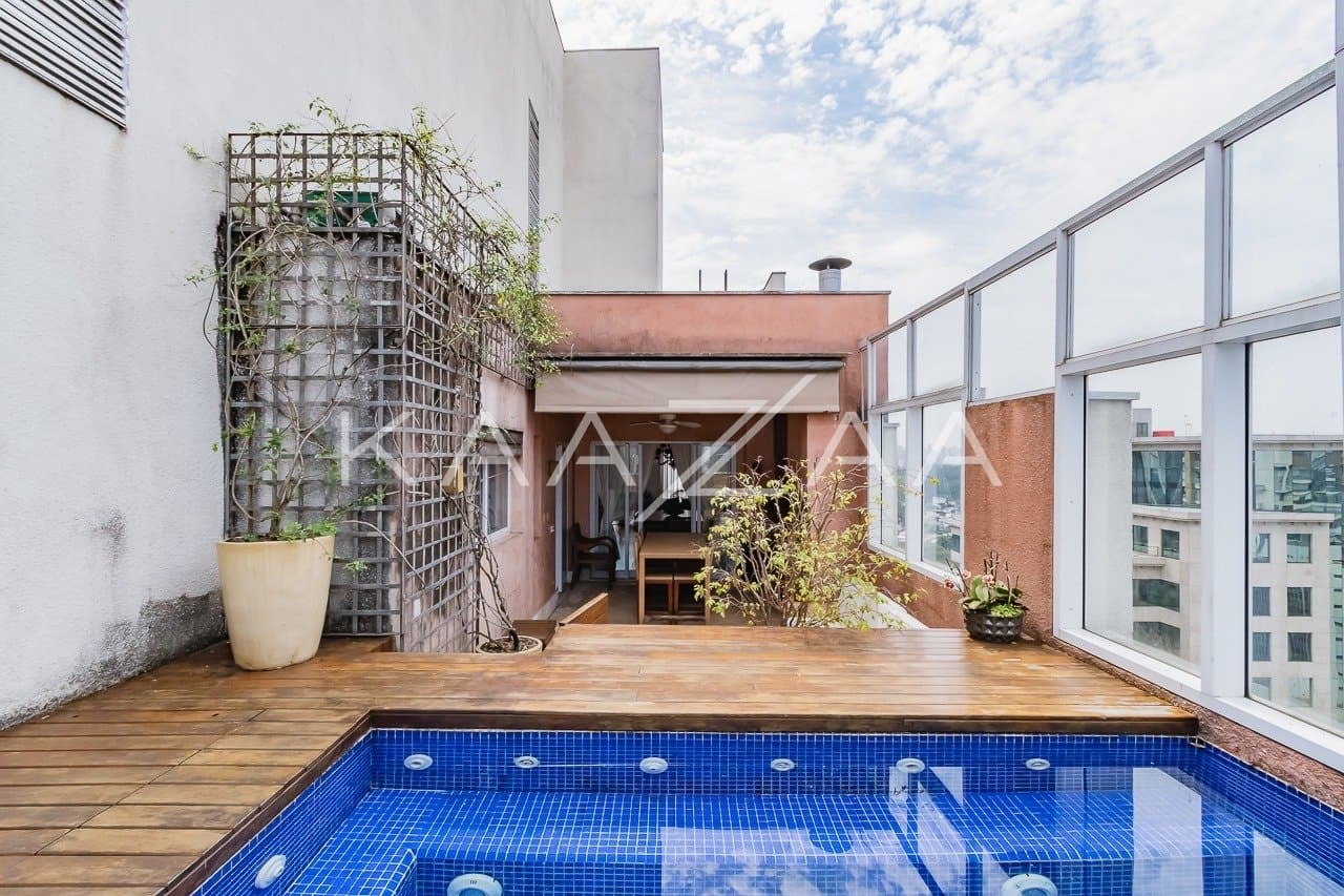 Cobertura no Itaim Bibi com pé-direito alto e um visual que te acompanha por todos os lugares. - Foto 17