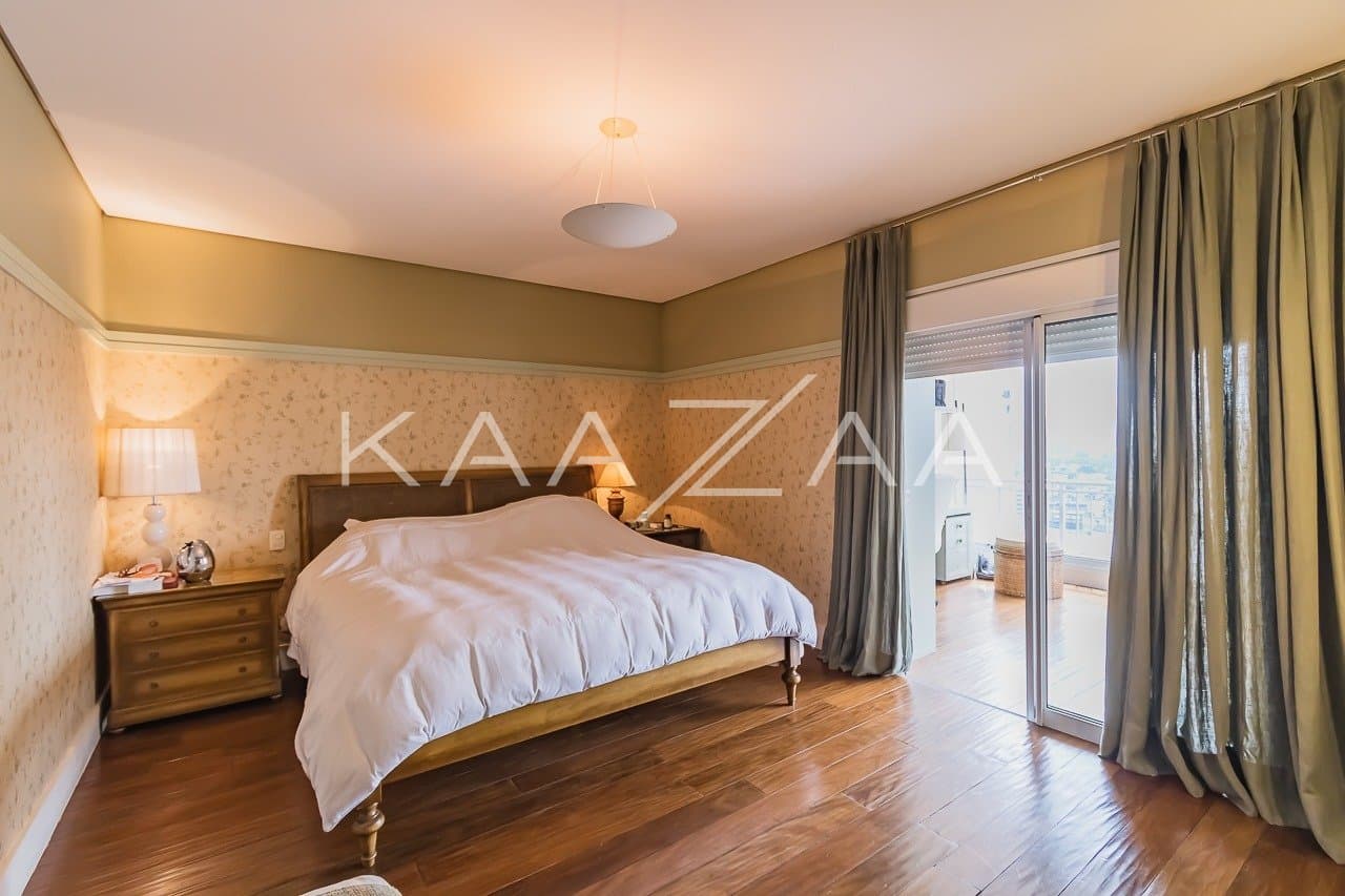 Cobertura no Itaim Bibi com pé-direito alto e um visual que te acompanha por todos os lugares. - Foto 23