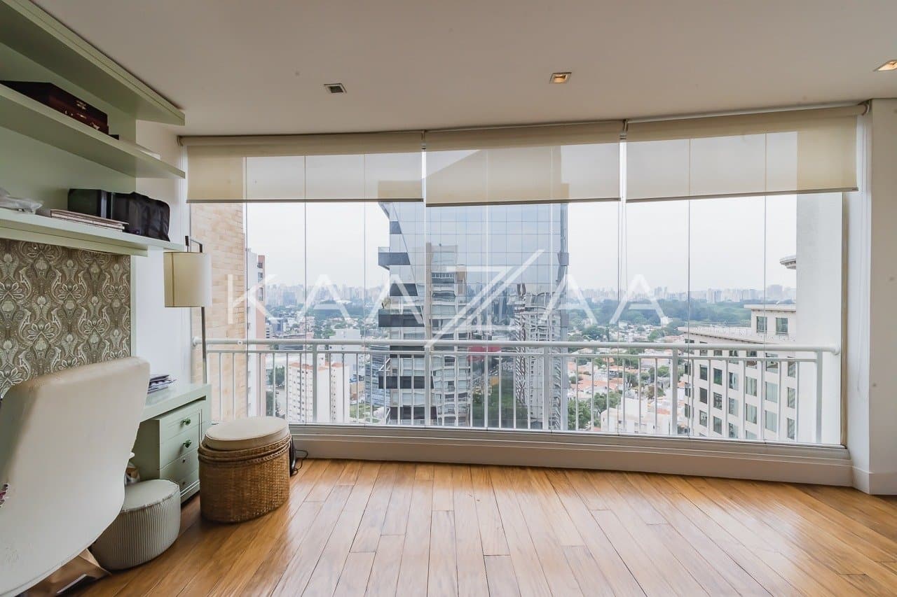 Cobertura no Itaim Bibi com pé-direito alto e um visual que te acompanha por todos os lugares. - Foto 29