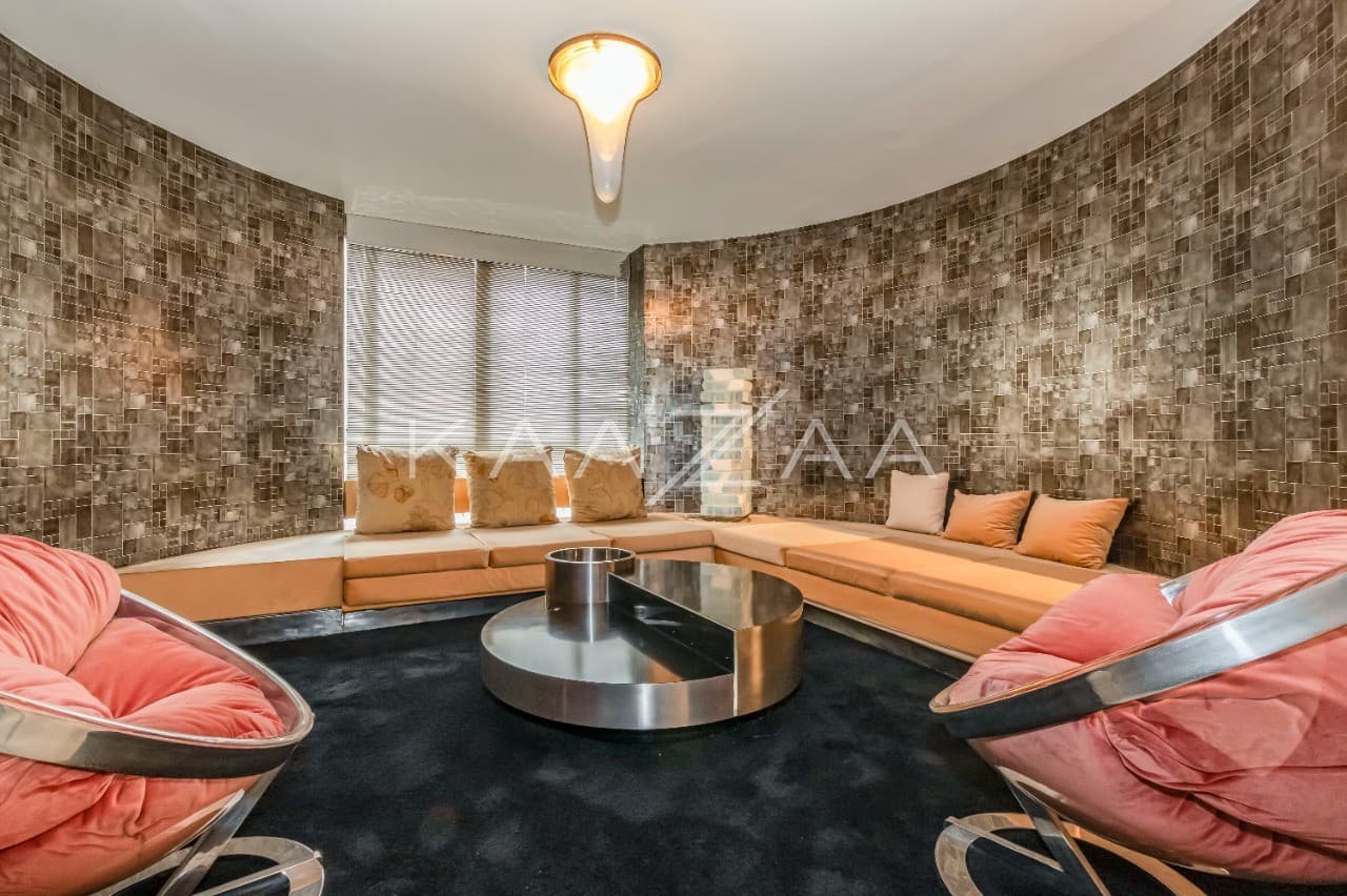 O clima retro futurista marca presença. Acabamentos super originais, em apartamento nos Jardins. - Foto 12