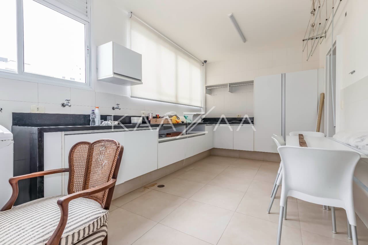 Apartamento amplo e reformado, em excelente localização. Pronto para entrar e morar, nos Jardins! - Foto 13