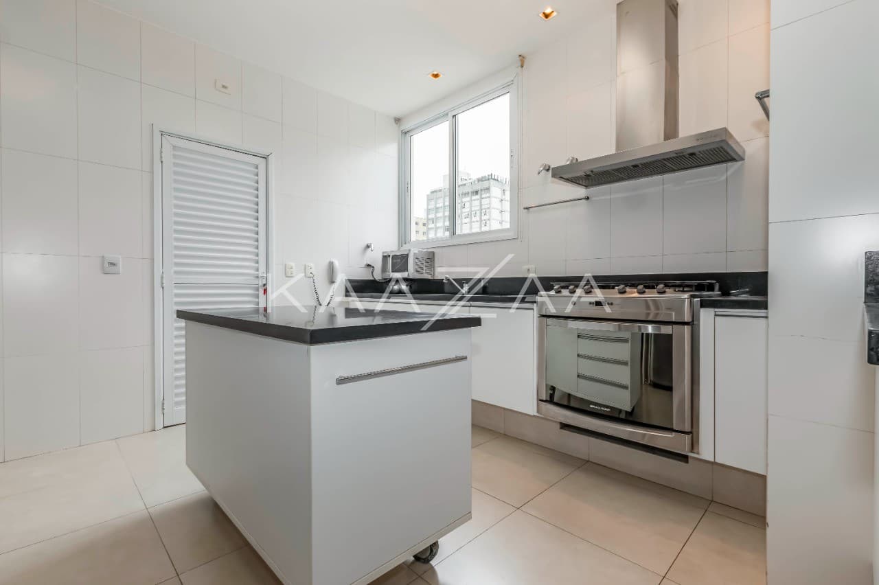 Apartamento amplo e reformado, em excelente localização. Pronto para entrar e morar, nos Jardins! - Foto 11