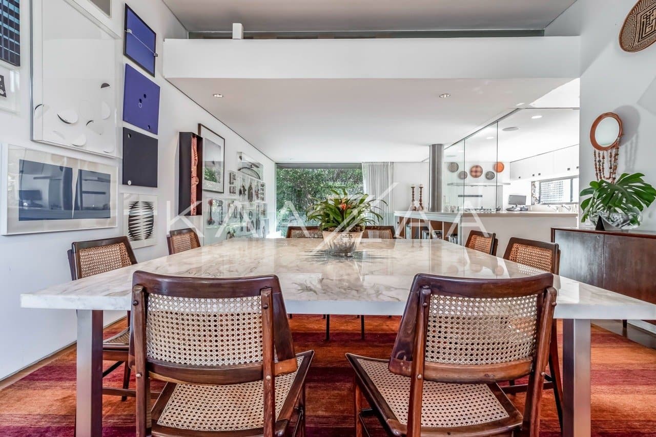 Uma mescla entre natureza e cidade grande se encontra nesta casa no Jardim Paulistano. - Foto 9