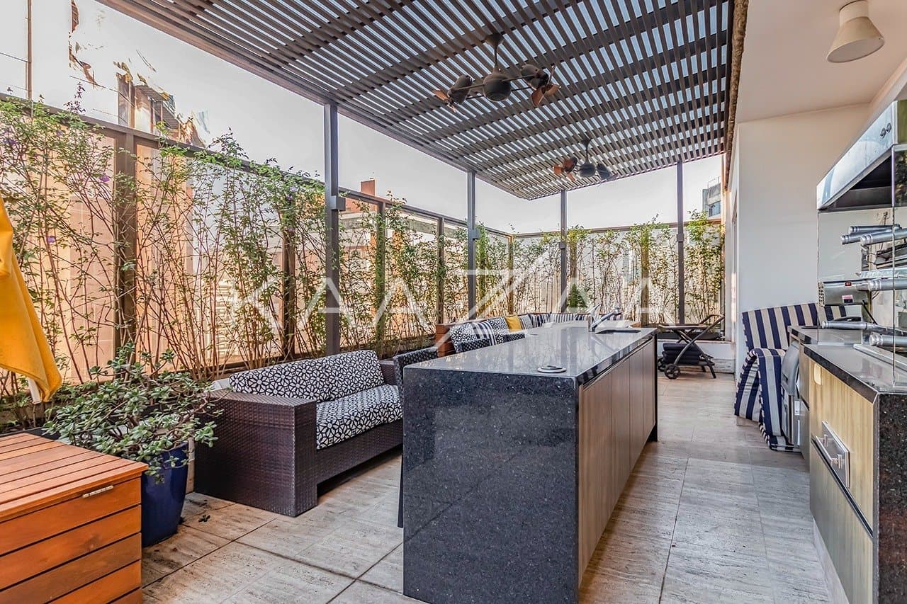 Cobertura com uma linda vista para apreciar, e um terraço delicioso para aproveitar. No Itaim Bibi. - Foto 2