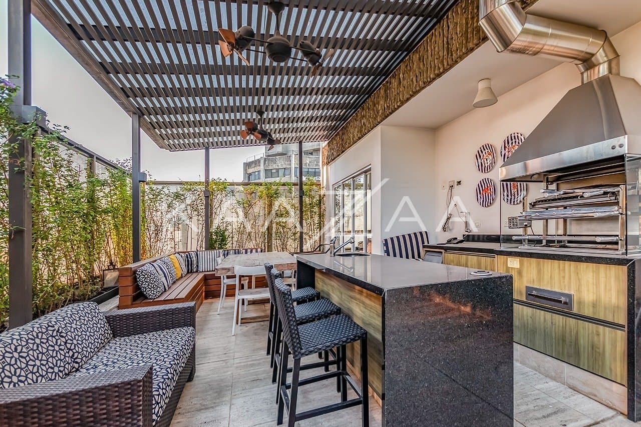 Cobertura com uma linda vista para apreciar, e um terraço delicioso para aproveitar. No Itaim Bibi. - Foto 1