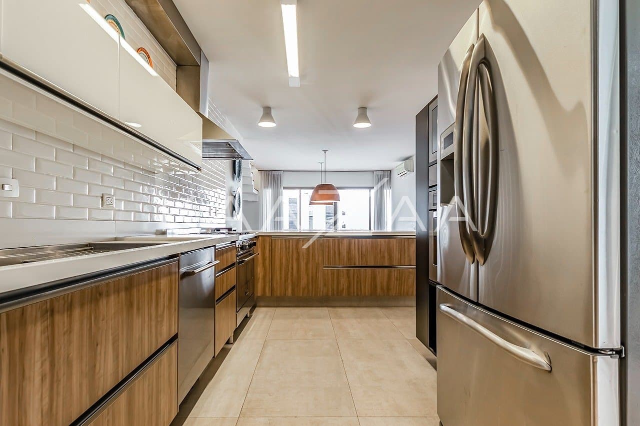 Cobertura com uma linda vista para apreciar, e um terraço delicioso para aproveitar. No Itaim Bibi. - Foto 20