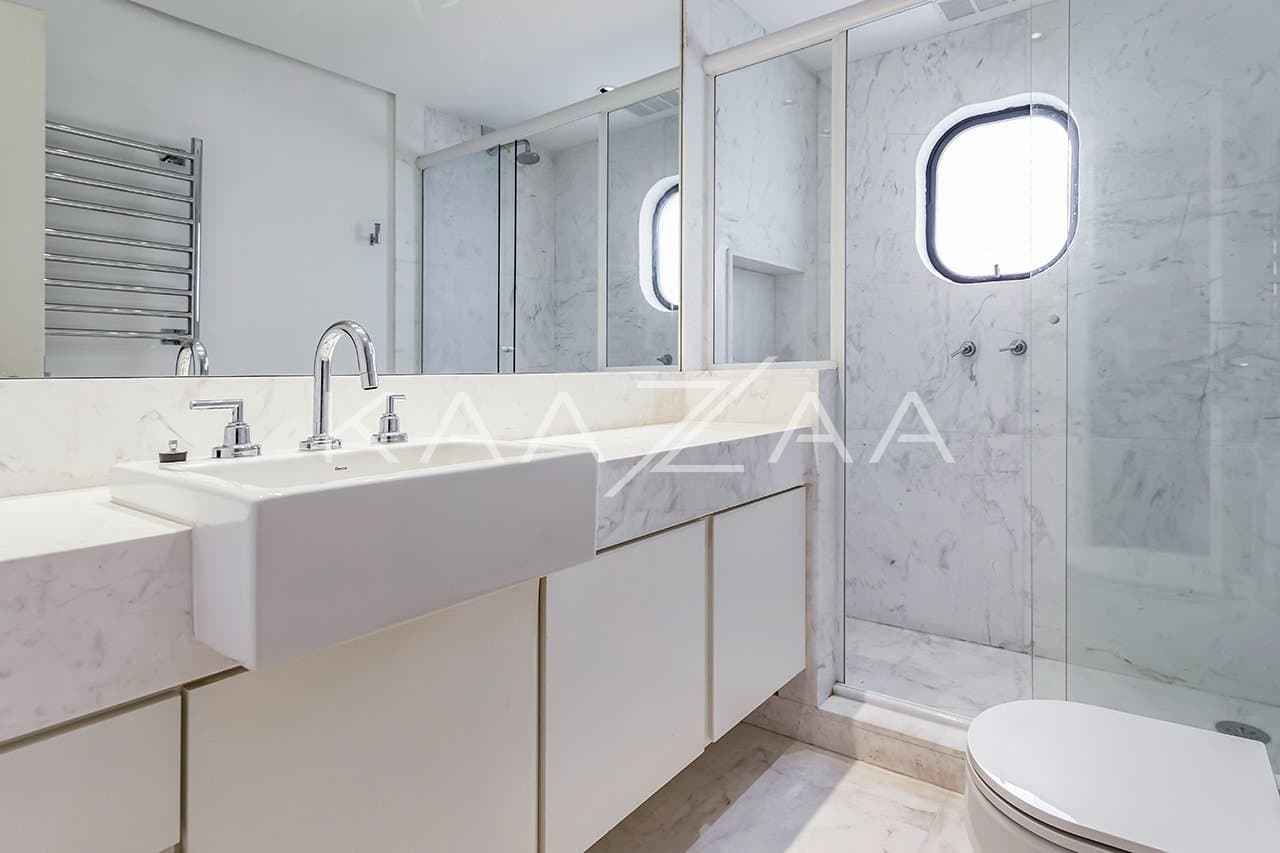 Cobertura com uma linda vista para apreciar, e um terraço delicioso para aproveitar. No Itaim Bibi. - Foto 28