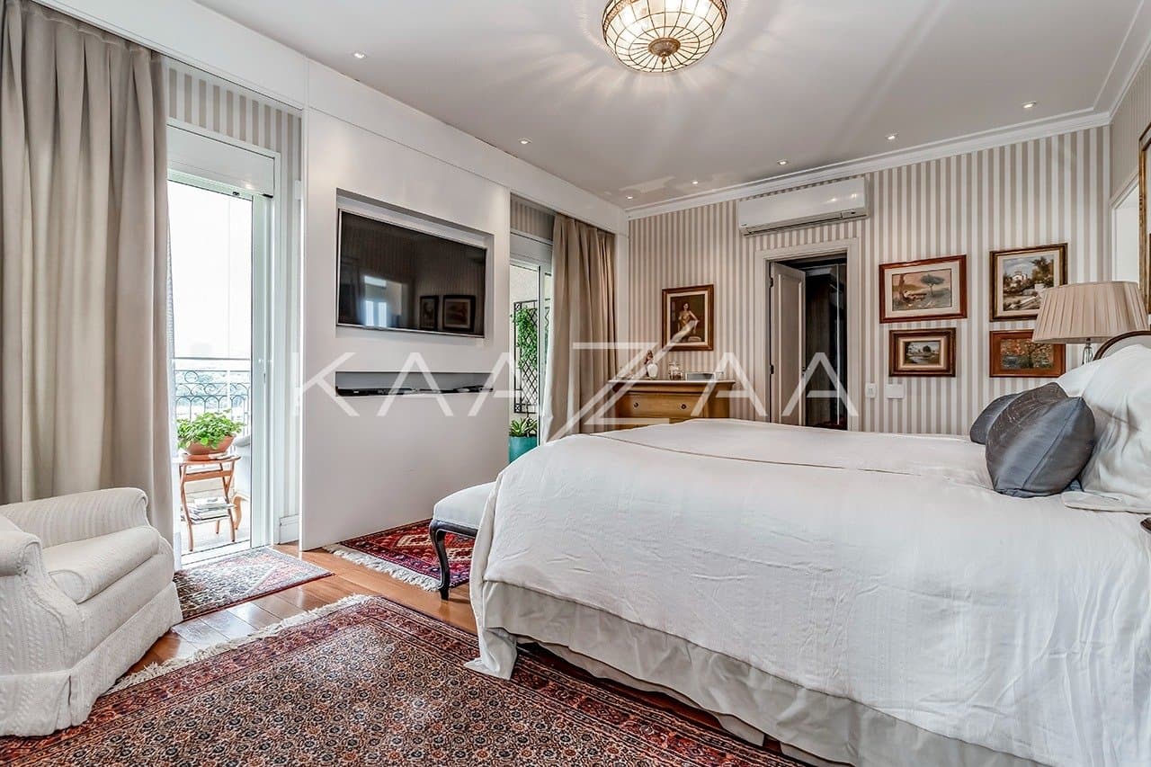 Ambientes suntuosos, planta ampla e vista panorâmica. Apartamento neoclássico no Jardim Guedala. - Foto 24