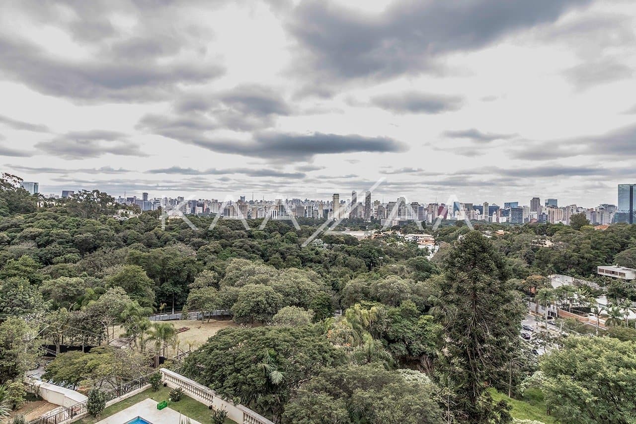 Ambientes suntuosos, planta ampla e vista panorâmica. Apartamento neoclássico no Jardim Guedala. - Foto 30