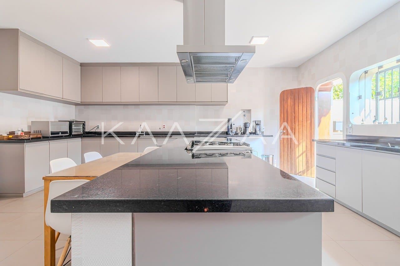 Casa completa em lazer, amplitude e privacidade, com 5 suítes. Em ótima localização na Cidade Jardim. - Foto 23