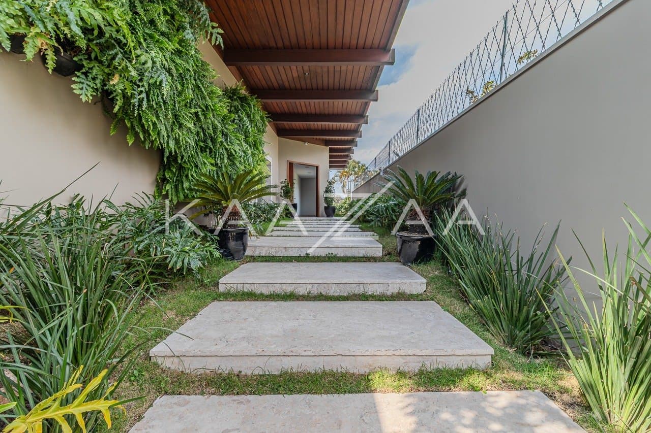 Casa completa em lazer, amplitude e privacidade, com 5 suítes. Em ótima localização na Cidade Jardim. - Foto 37