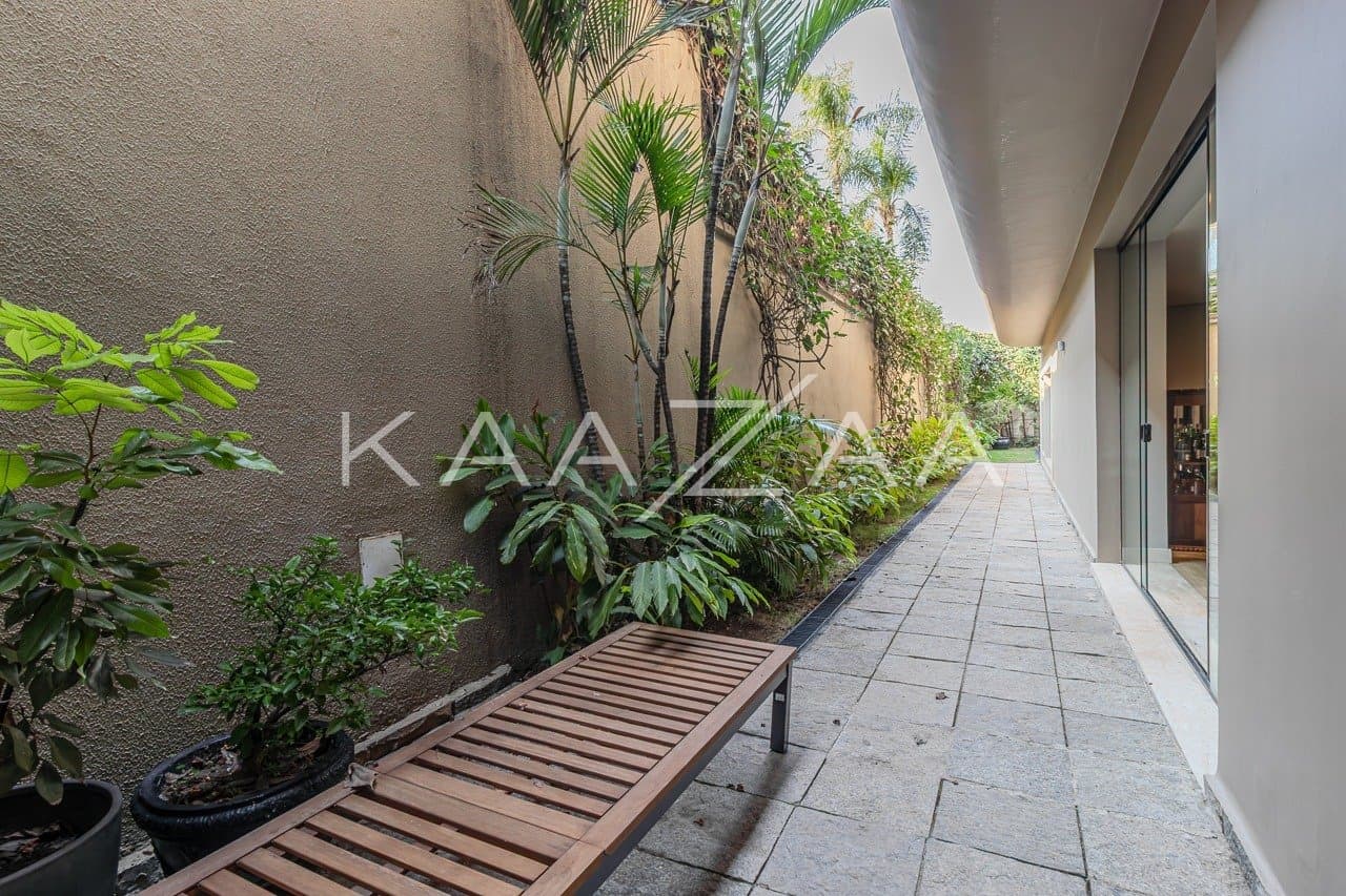 Casa completa em lazer, amplitude e privacidade, com 5 suítes. Em ótima localização na Cidade Jardim. - Foto 38