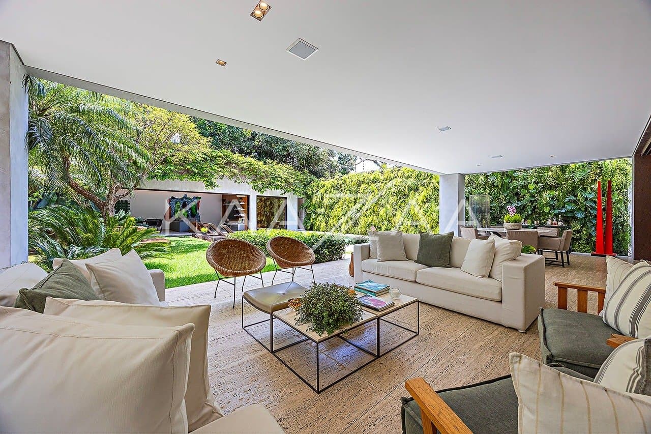 Arquitetura e paisagismo irretocáveis: casa no Jardim Paulistano. - Foto 11