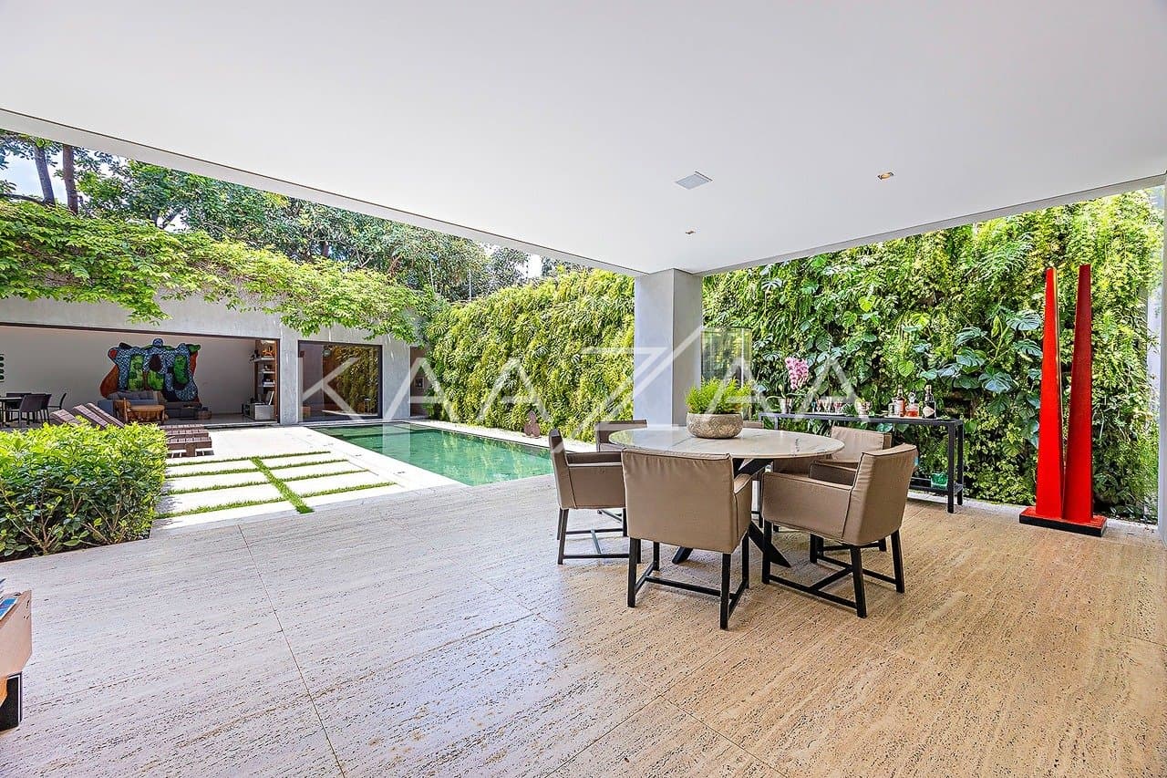 Arquitetura e paisagismo irretocáveis: casa no Jardim Paulistano. - Foto 14