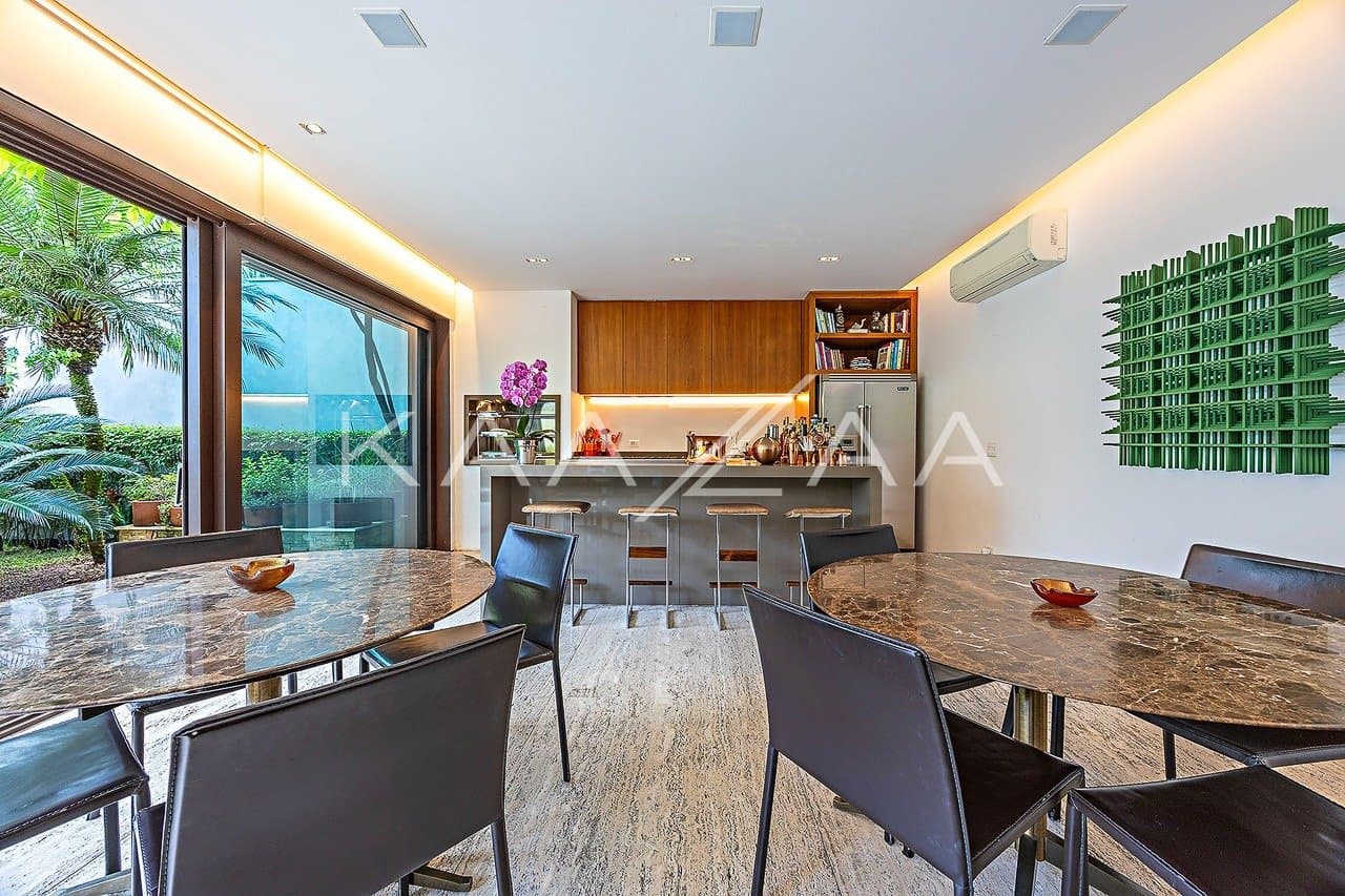 Arquitetura e paisagismo irretocáveis: casa no Jardim Paulistano. - Foto 26