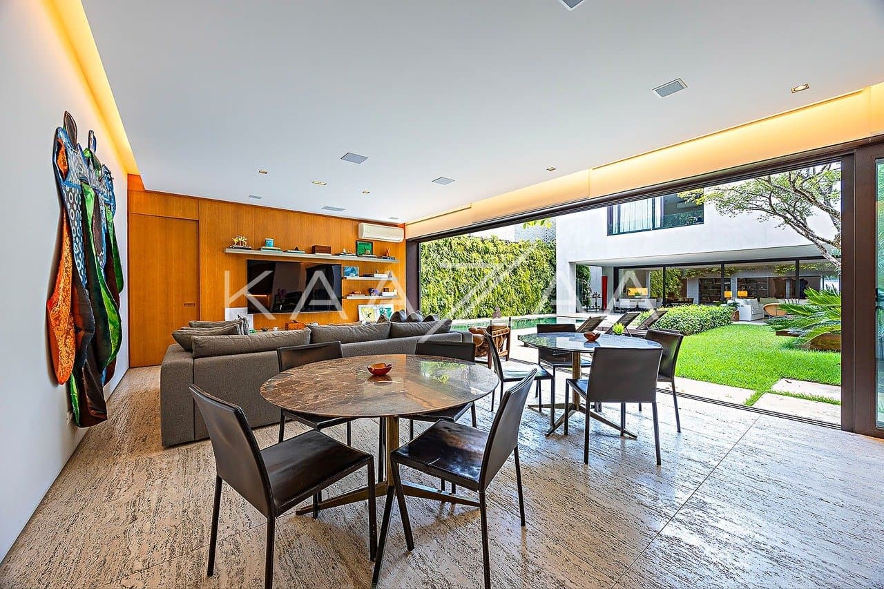 Arquitetura e paisagismo irretocáveis: casa no Jardim Paulistano. - Foto 25