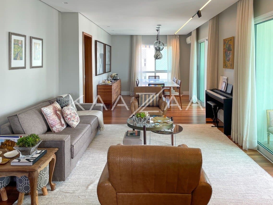 Muito charme e acabamentos impecáveis, neste apartamento em prédio neoclássico no Jardim Paulista. - Foto 3