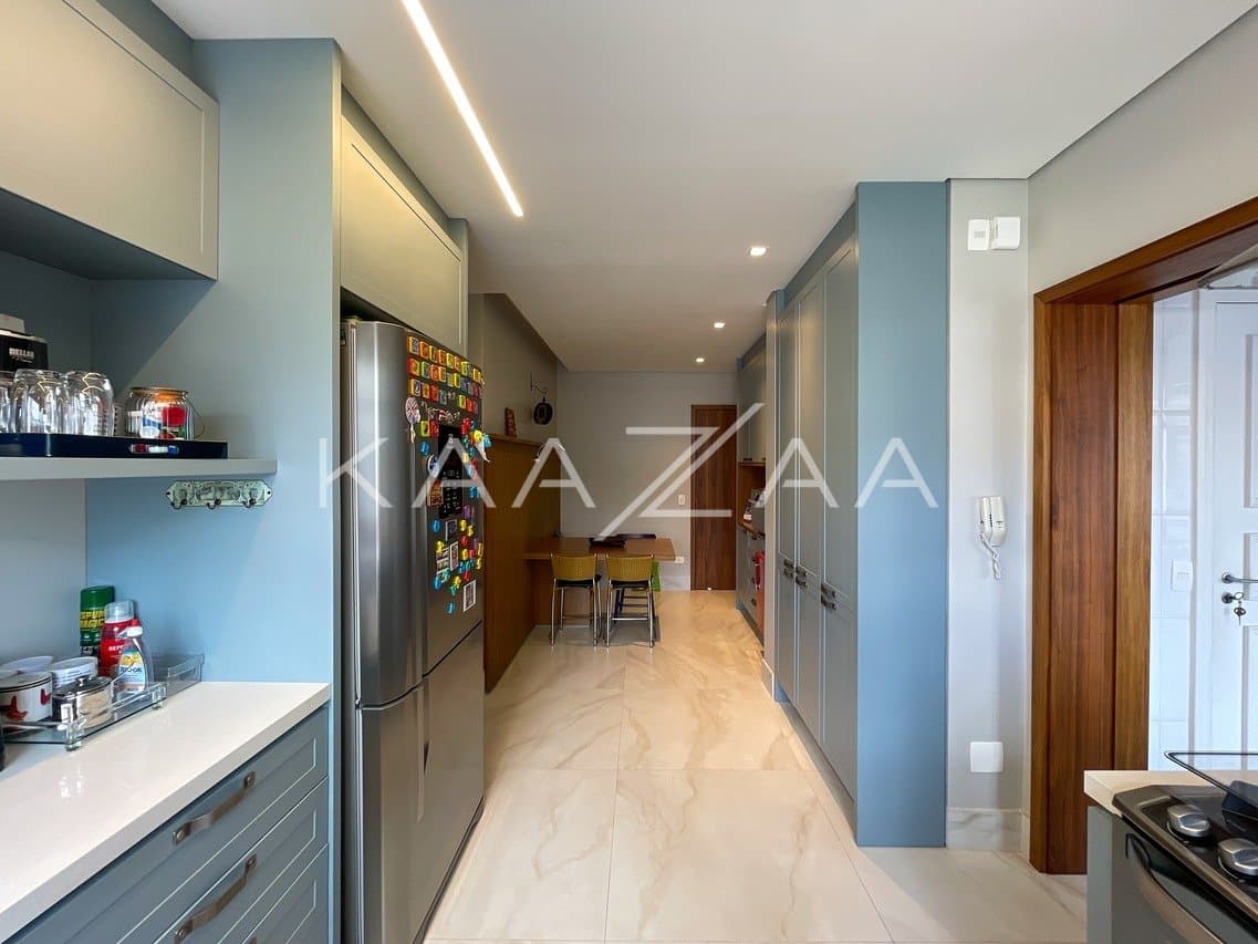 Muito charme e acabamentos impecáveis, neste apartamento em prédio neoclássico no Jardim Paulista. - Foto 8