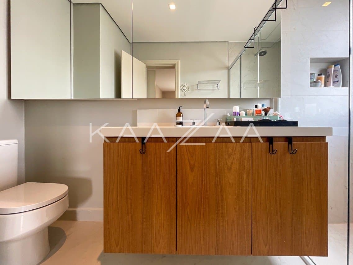 Muito charme e acabamentos impecáveis, neste apartamento em prédio neoclássico no Jardim Paulista. - Foto 11