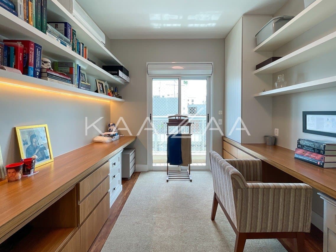 Muito charme e acabamentos impecáveis, neste apartamento em prédio neoclássico no Jardim Paulista. - Foto 12