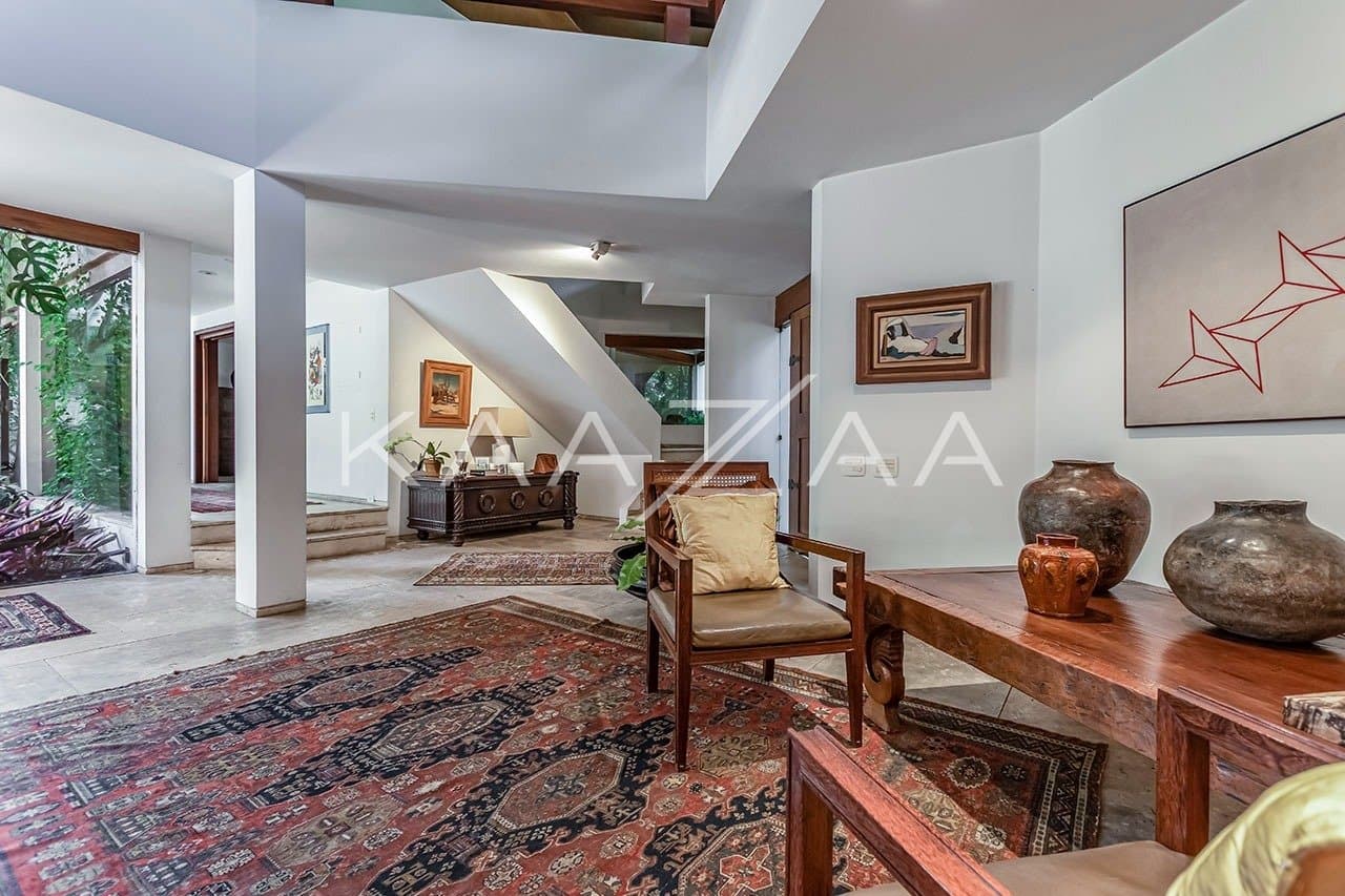 Com ares de casa de campo, uma residência espetacular no Jardim América. - Foto 12