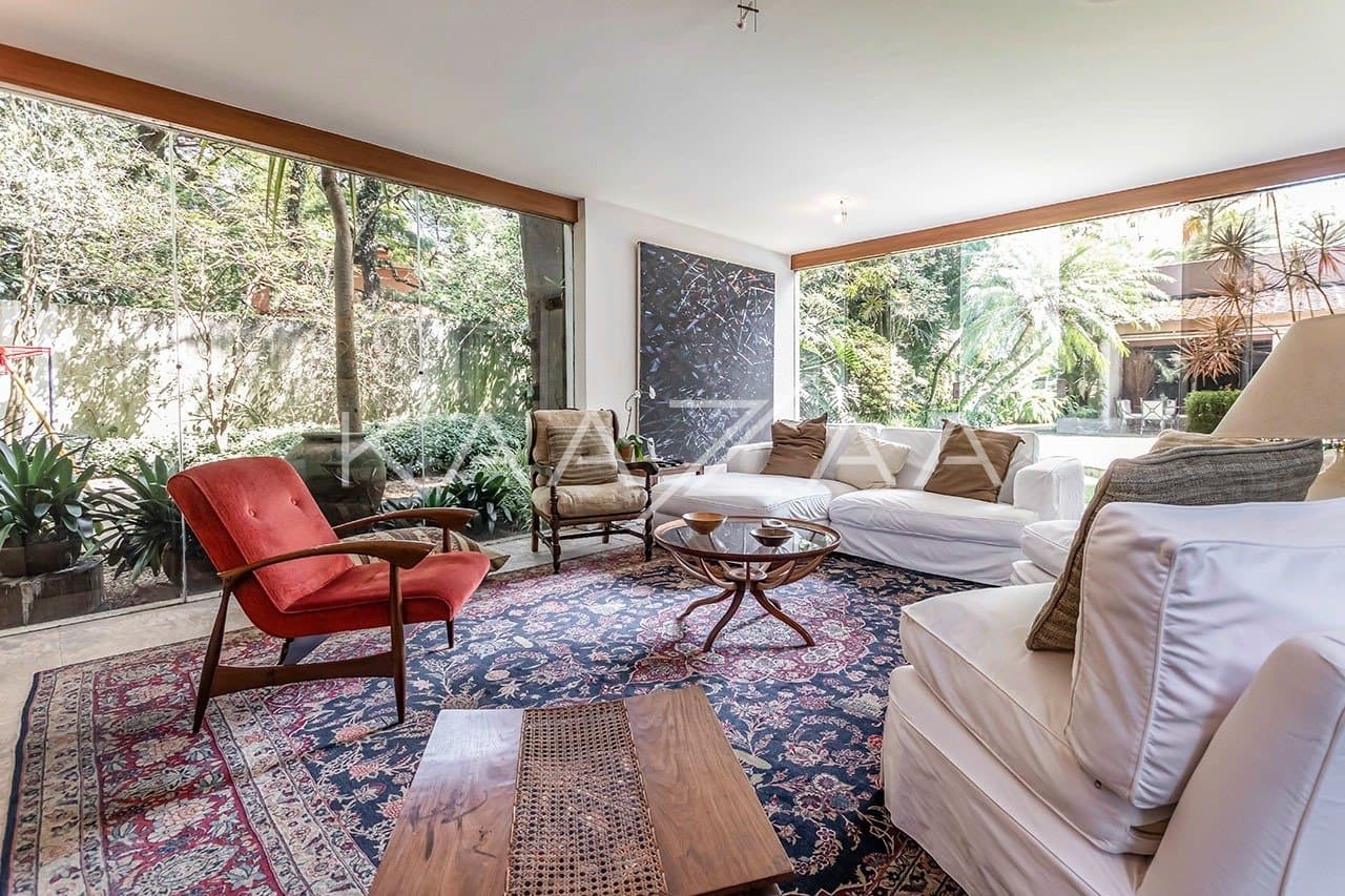 Com ares de casa de campo, uma residência espetacular no Jardim América. - Foto 15