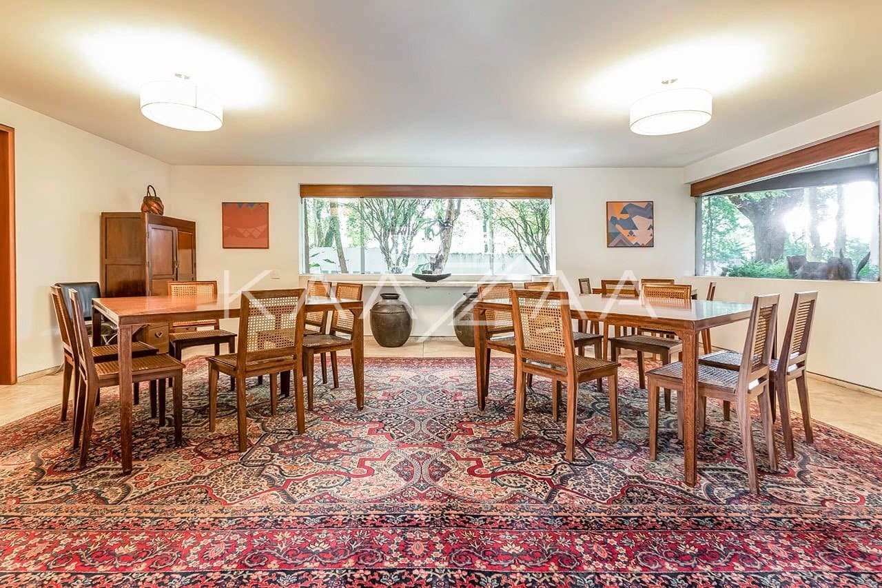 Com ares de casa de campo, uma residência espetacular no Jardim América. - Foto 18