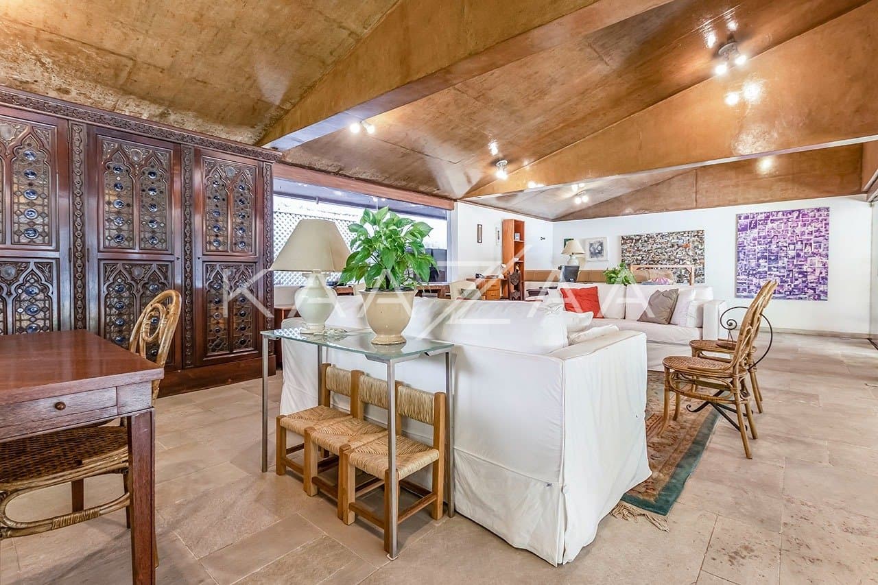 Com ares de casa de campo, uma residência espetacular no Jardim América. - Foto 20